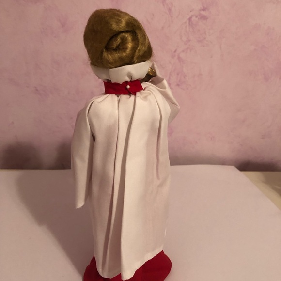 Byers’ Choice caroler - Picture 6 of 11